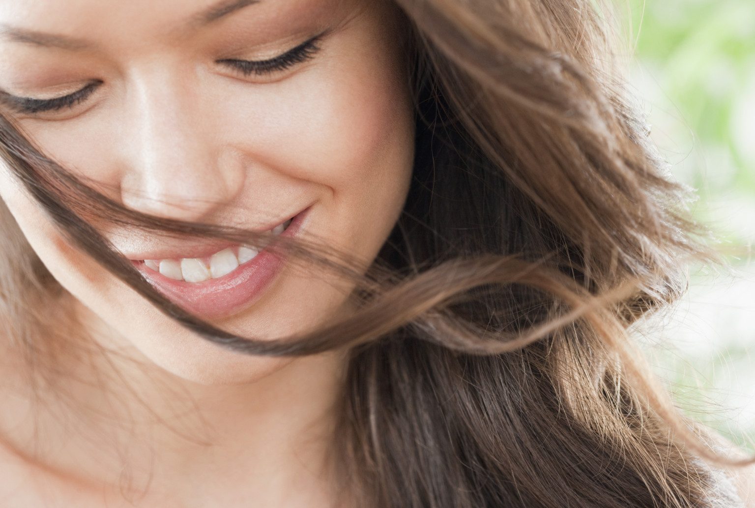 Rejuvenecimiento facial para mujeres de 20 años con el Dr. Esteban Torres, Cirujano Plástico en Santiago.