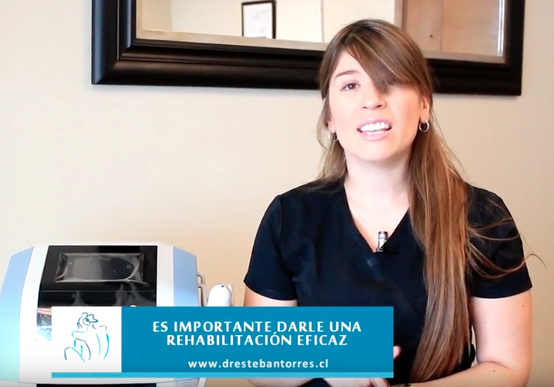 Kinesióloga Vanessa Quevedo en Avenida Salud, cápsula informativa del Dr. Esteban Torres, Cirujano Plástico Santiago.