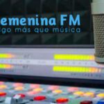 Dr. Esteban Torres discute ácido hialurónico y COVID-19 en entrevista con Radio Femenina FM | Cirujano Plástico Santiago.